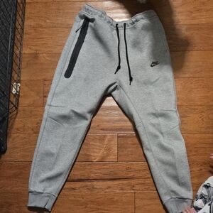 Nike Tech Jogger Slim Fit Taper Leg Regular Length